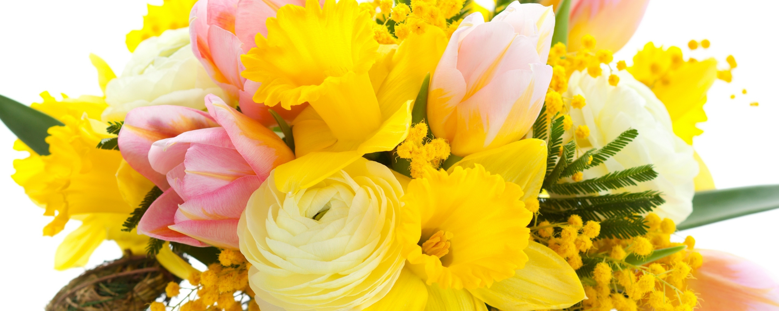 Почему дарить желтые цветы не принято и как это влияет на отношения